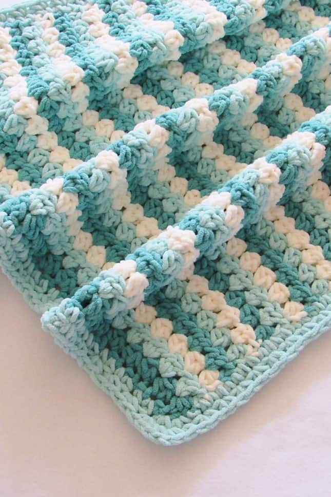 Crochet-Granny-Stripe-Blanket02
