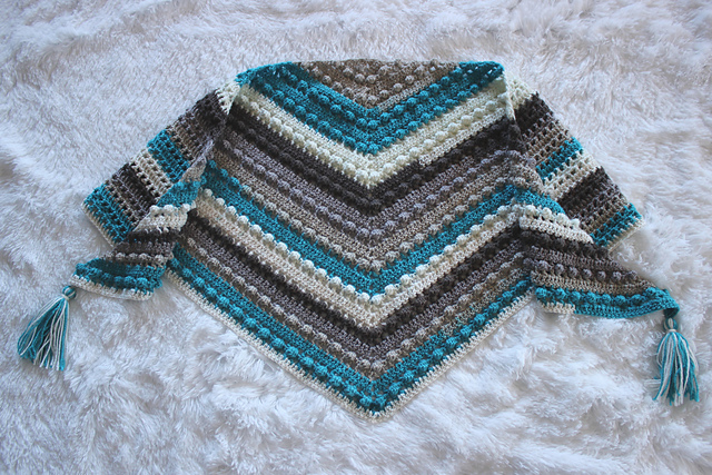 Easy Triangle Crochet Scarf