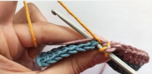 Half Double Crochet Stitch