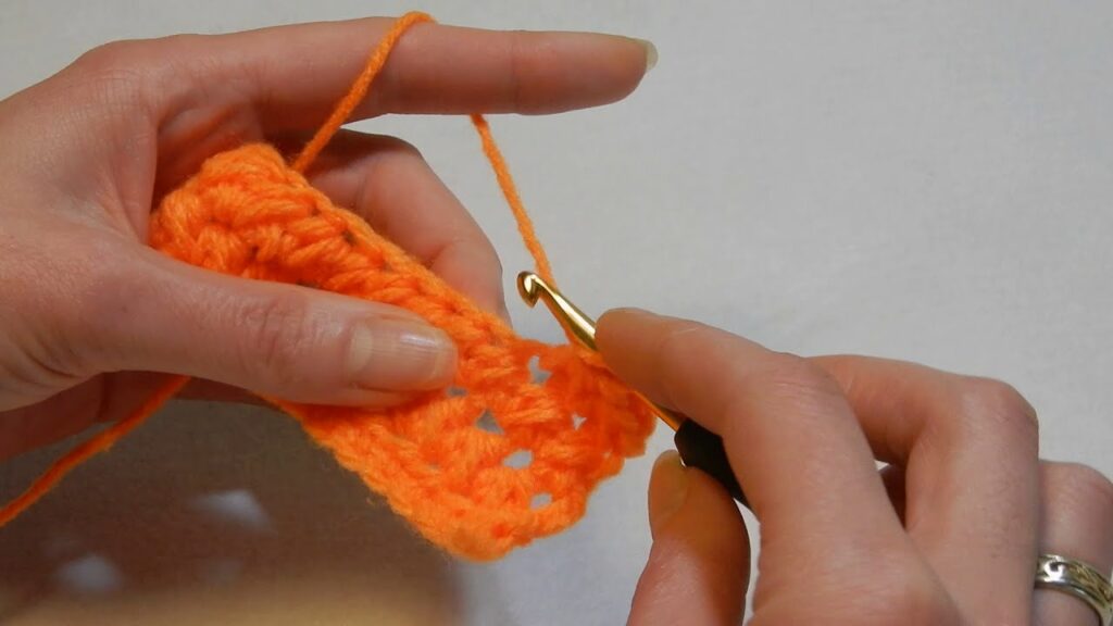 Interlinking the Double Crochets
