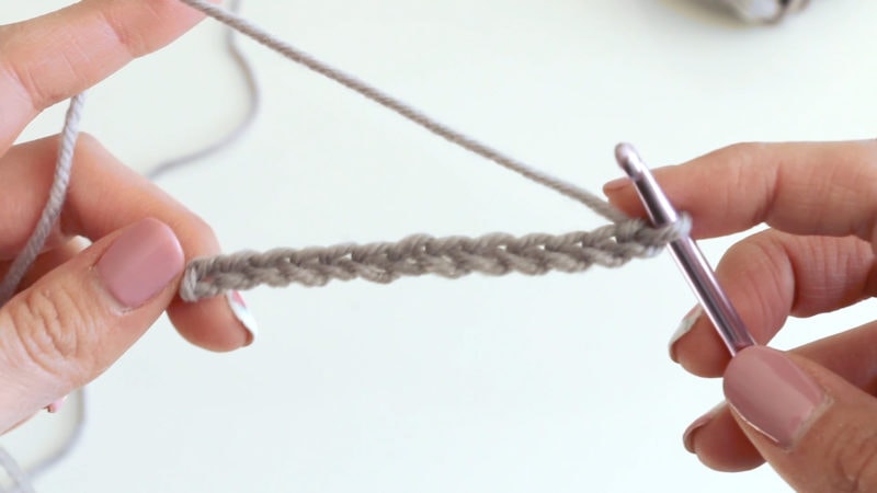 Making Slip Knot and Foundation Chain