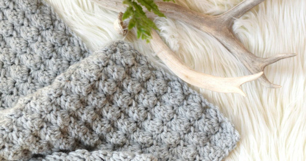 Simple Scallop Crochet Blanket