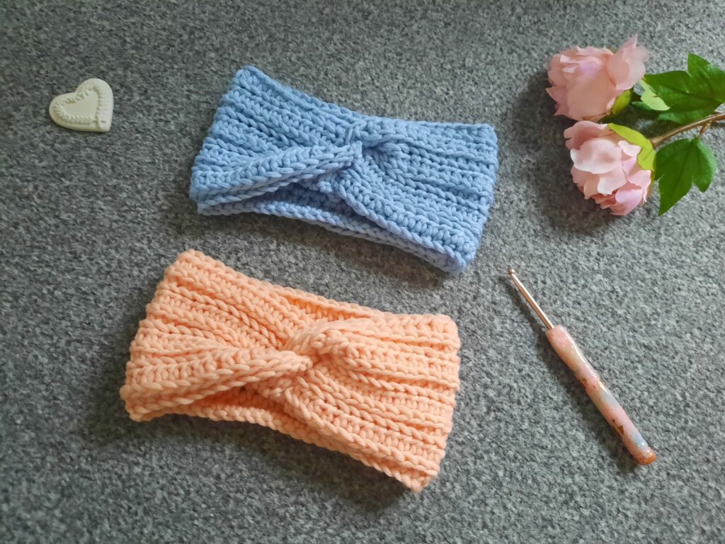 Steps to Weave a Crochet Twist Headband