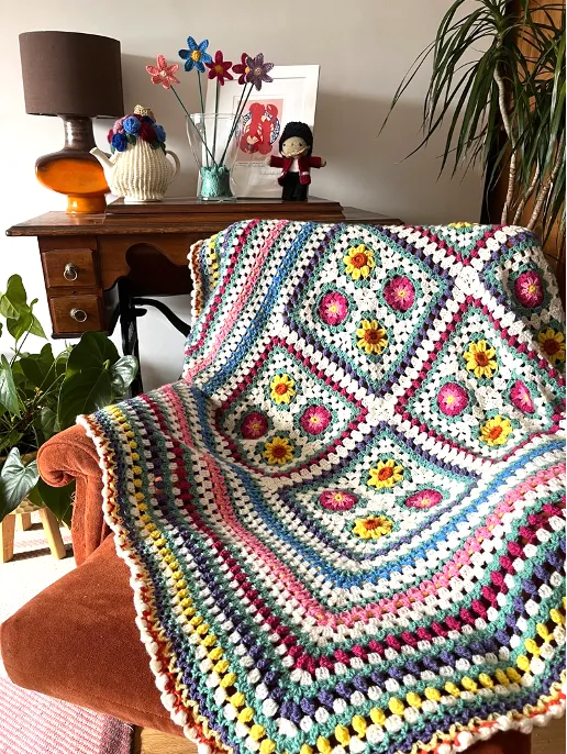 What is the Best Suited Pattern for Crochet Flower Blankets? .png