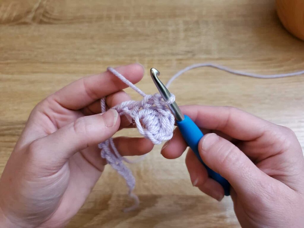 Initiating Bobble Stitch