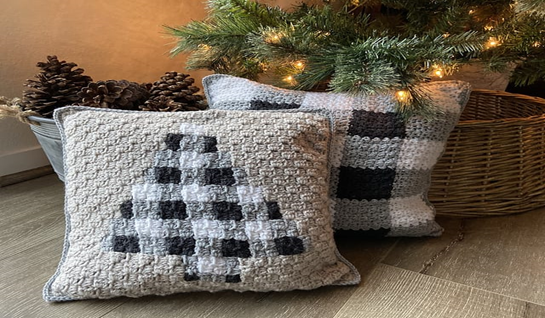 Plaid Crochet Christmas Throw Pillow