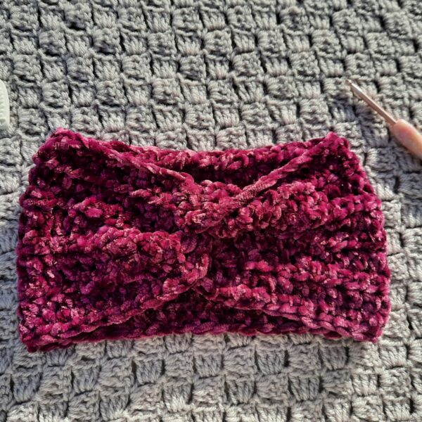 Colorful Crochet Velvet Twist Headbands tutorial