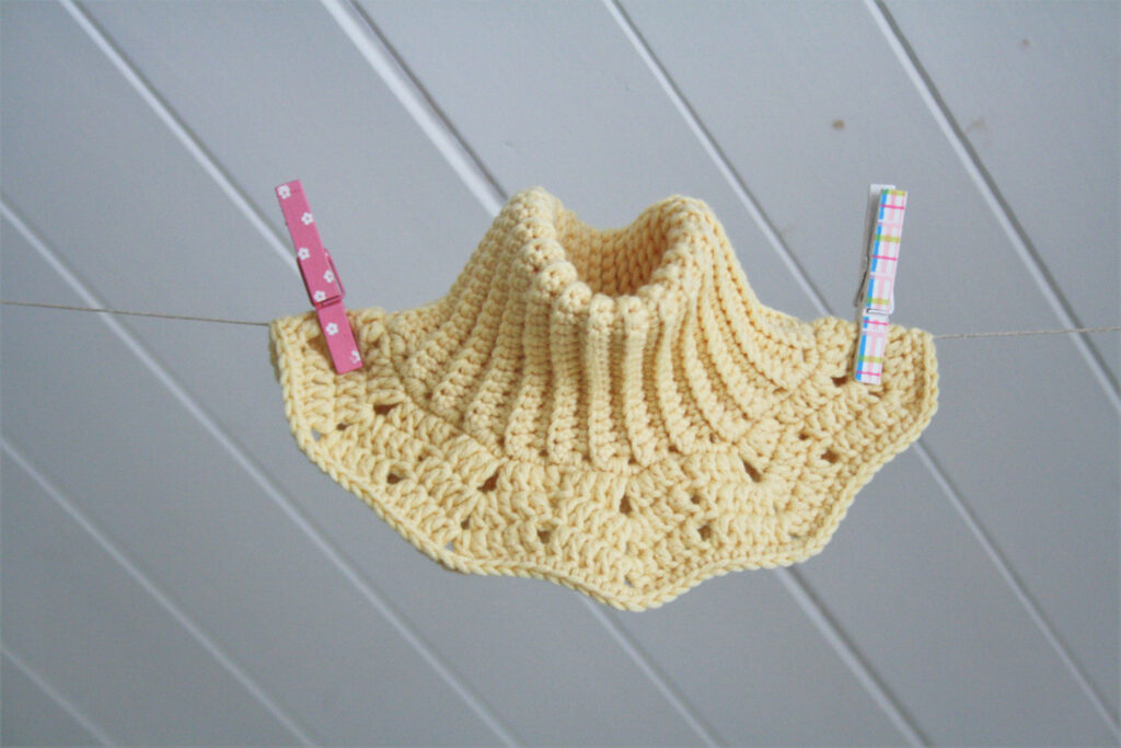 Easy Crochet Cotton Neck Warmer tutorial