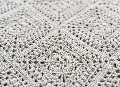 Tutorial Guide to Make the Modern Granny Square Blanket