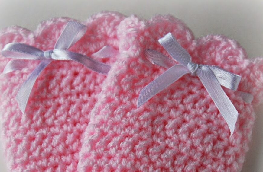 Baby Mittens Tutorial: An Essential Clothing for Your New Born