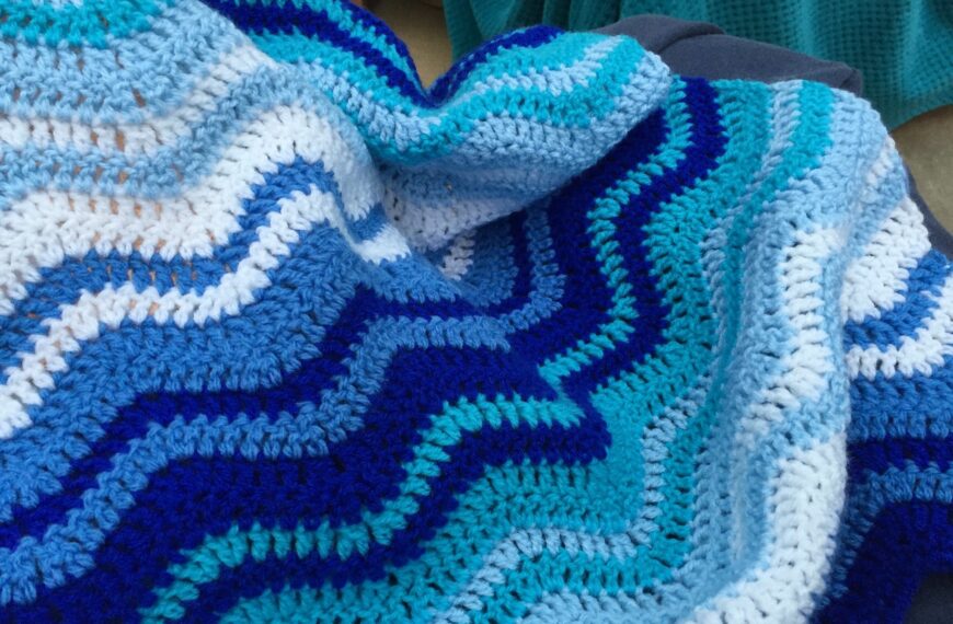 How to Crochet a Ripple Blanket