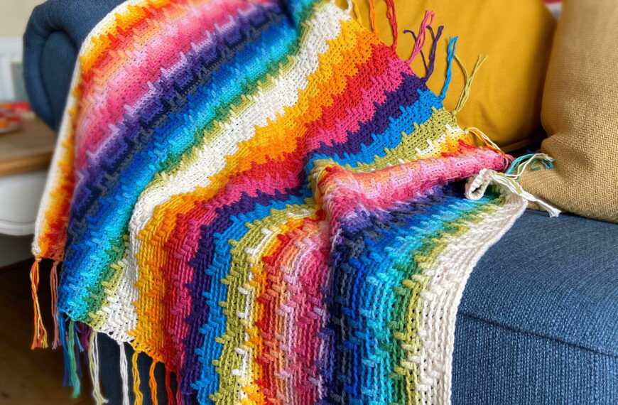Crochet Rainbow Moss Stitch Blanket tutorial